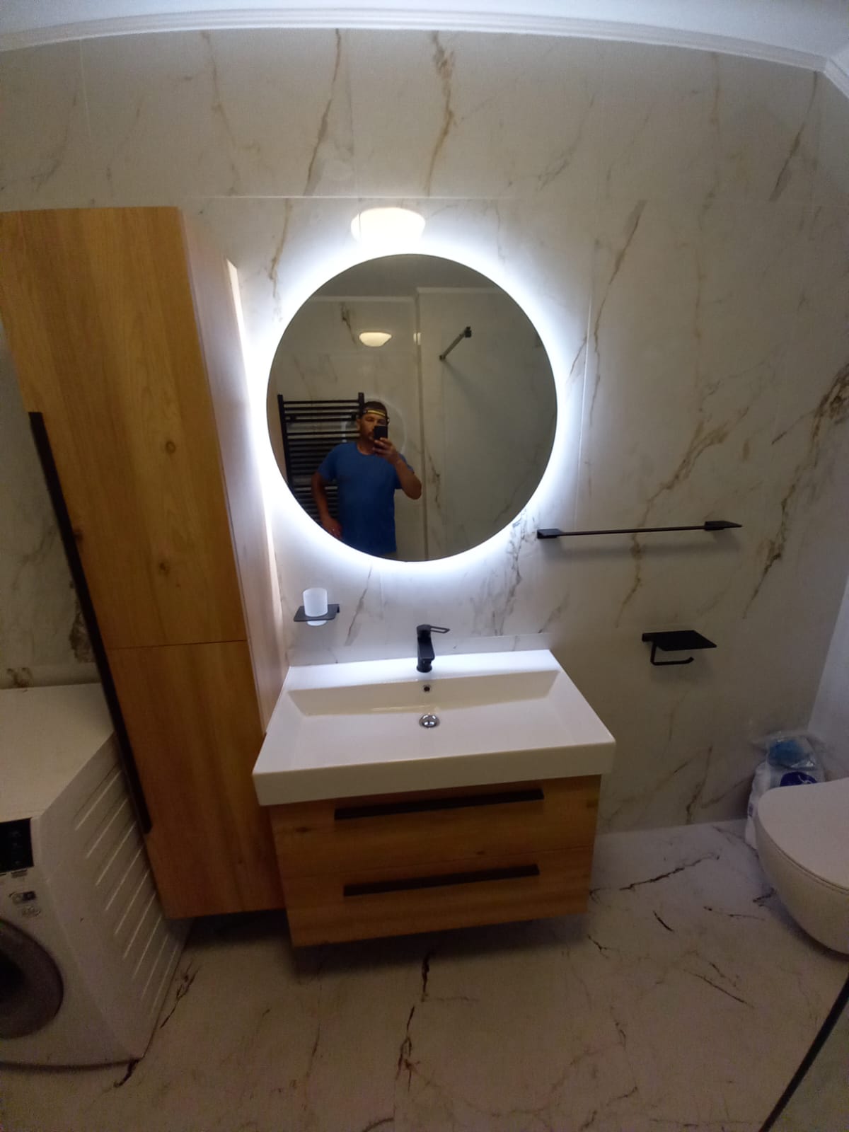 Luksuzna kupaonica s LED ogledalom